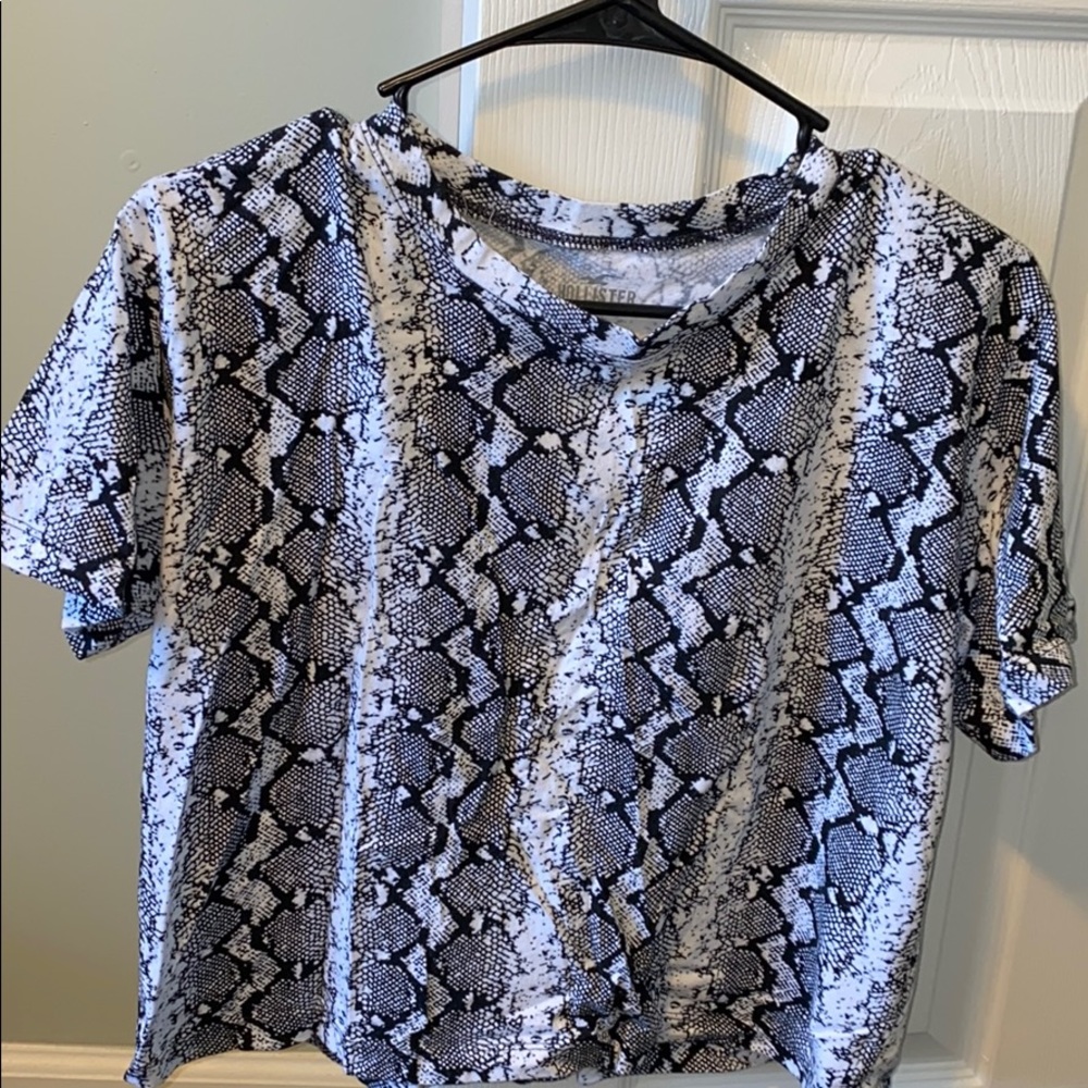 Short sleeve tee